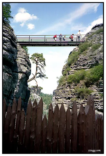 엘베강 동쪽을 막고 있는 암벽들.. Saxony Swiss D+17
