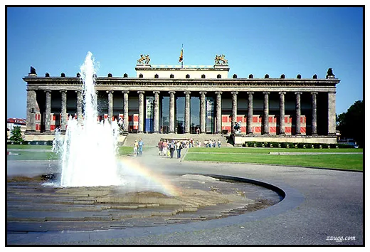 허름하고 음산한 골목과 웅장한 박물관섬의 대비 Berlin D+17, 18